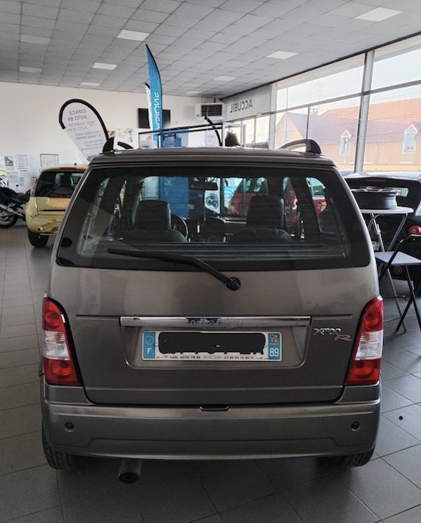 Ligier XTOO R grise vue arrière