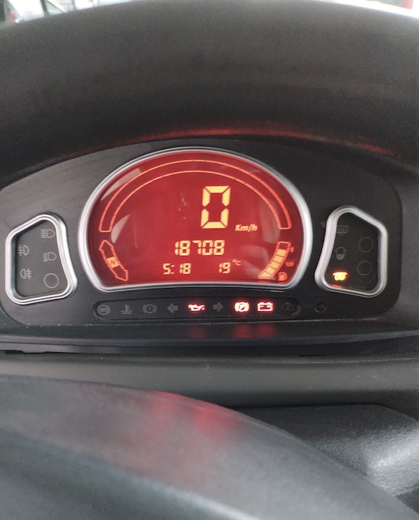 Ligier XTOO R grise vue compteur